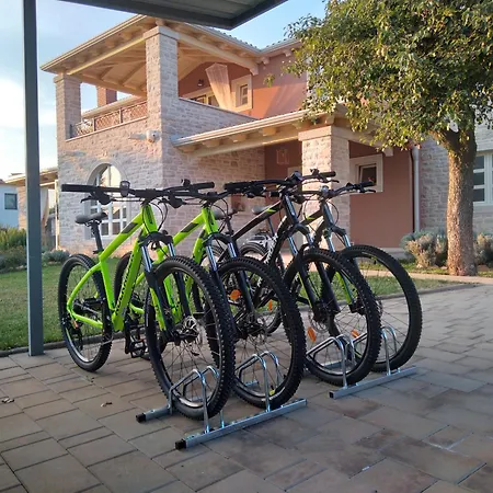 Ginocchetti * Kaštelir