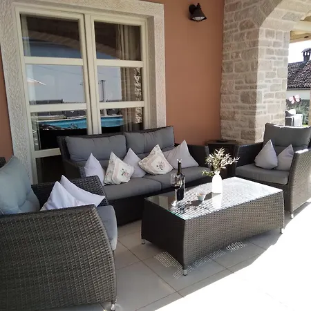 فيلة Ginocchetti