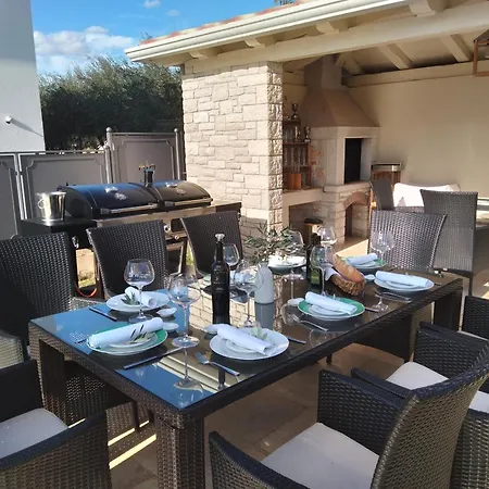 فيلة Ginocchetti *