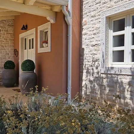 Vila Ginocchetti Kaštelir